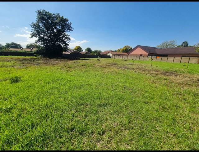 1,060M² VACANT LAND FOR SALE IN FALCON RIDGE